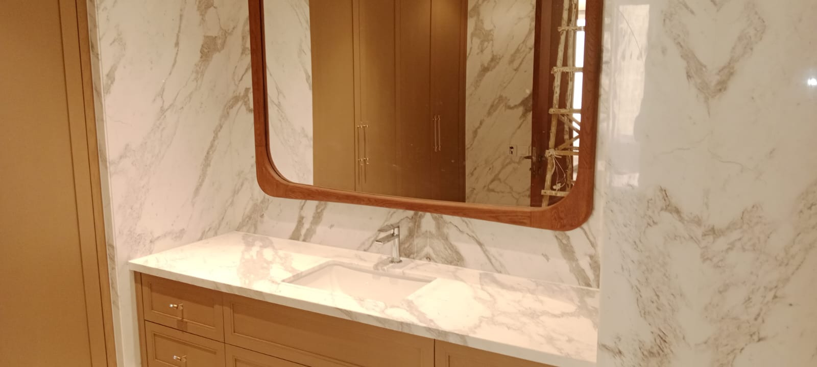 Kutub hotel site image 4